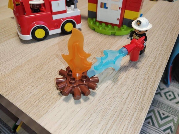 LEGO Duplo tzolt lloms
