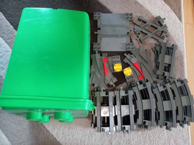 LEGO Duplo vonat sn, vlt, keresztezds 32 db. + trol doboz elad