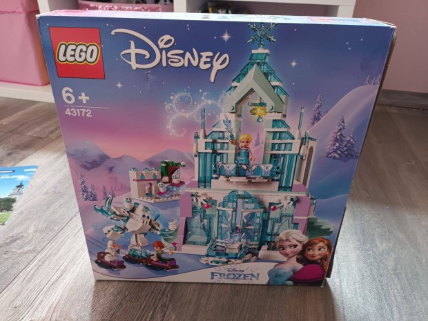 LEGO Elsa s varzslatos jgpalotja