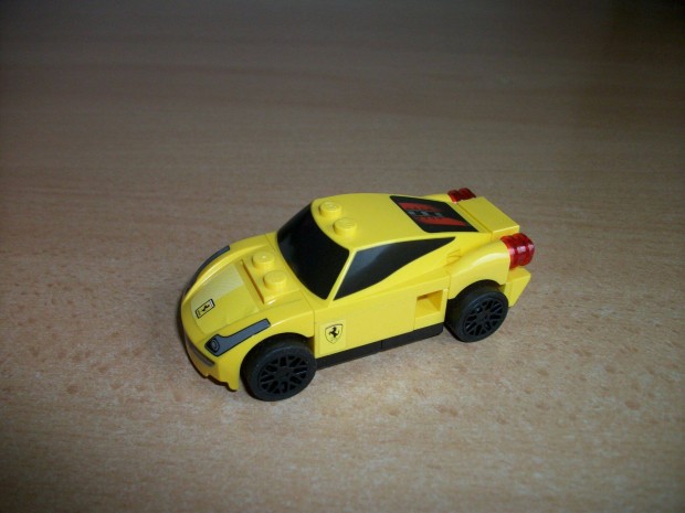 LEGO Ferrari versenyaut