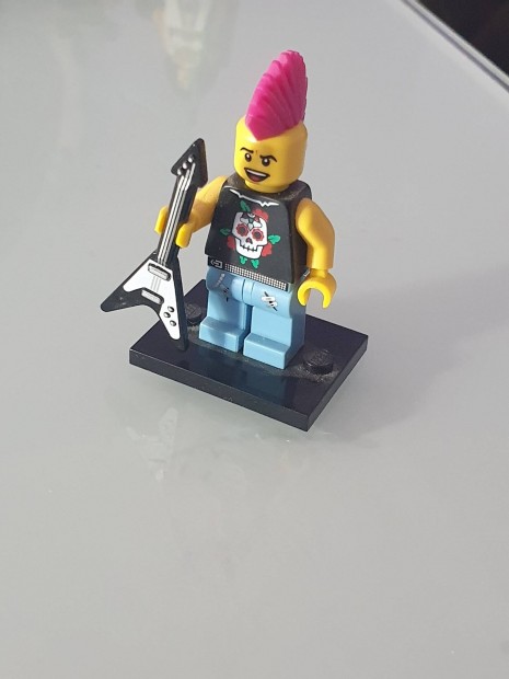 LEGO Gyűjthető Minifigurák 4. Széria (2011)