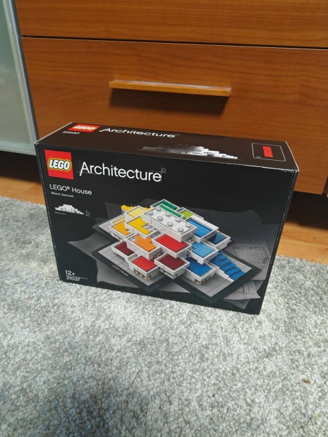 LEGO House 21037