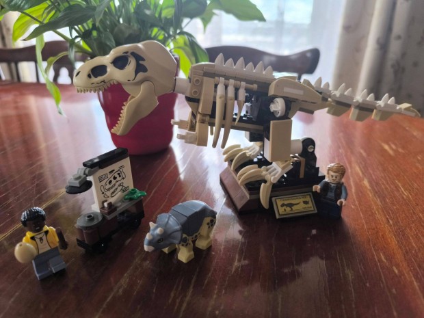 LEGO Jurassic World 76940 T-REX dinoszaurusz őskövület kiállítás