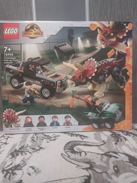 LEGO Jurassic World 76950 - Triceratops tmadsa a teheraut elad