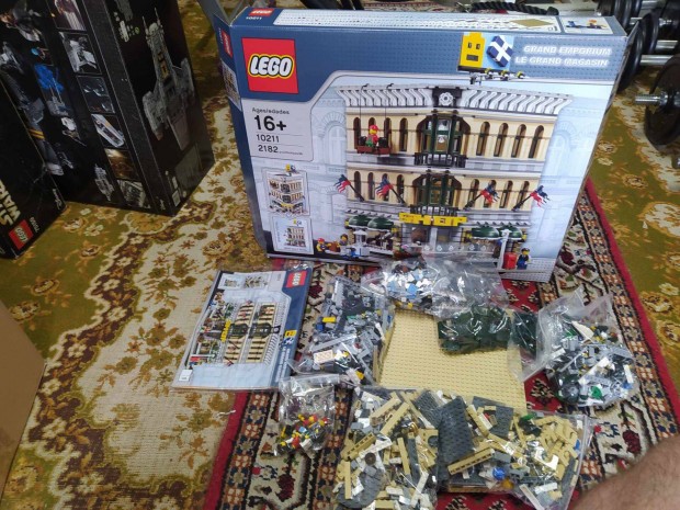 LEGO Modular Buildings 10211 Grand Emporium
