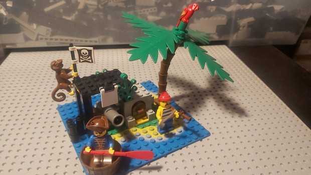 LEGO Pirates 6260 shipwreck island