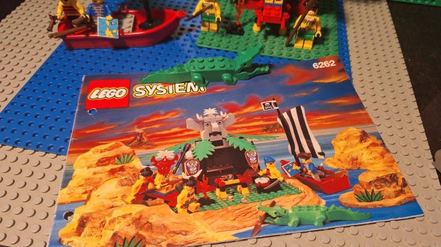 LEGO Pirates 6262 king kahuka throne