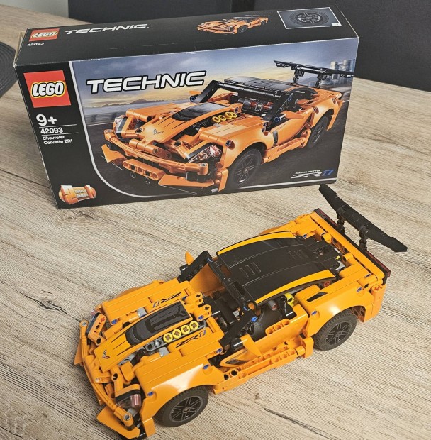 LEGO(R) Technic 42093 - Chevrolet Corvette ZR1