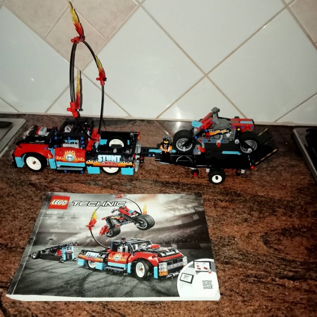 LEGO(R) Technic - Kaszkadr teheraut s motor (42106)