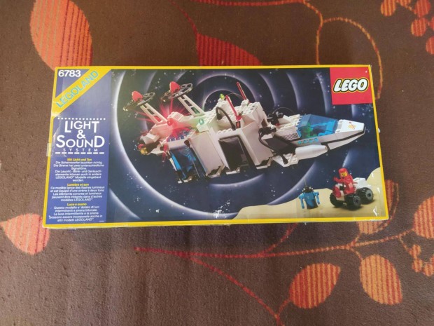 LEGO Space 6783 Sonar Transmitting Cruiser