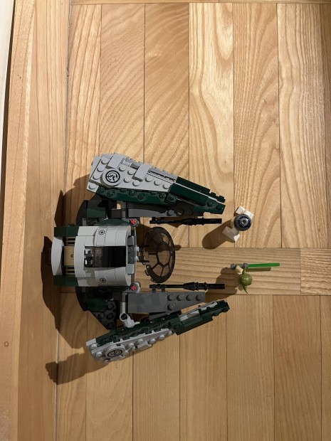 LEGO Star Wars 75168 Yoda's Jedi Starfighter,