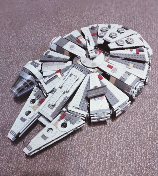 LEGO Star Wars Millennium Falcon 75257