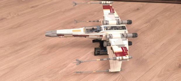 LEGO Star Wars #10240 - Red Five X-wing Starfighter - UCS