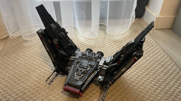 LEGO Star Wars "Kylo Ren's Shuttle" 75256 szett