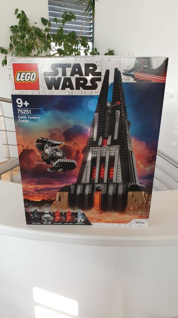 LEGO Star Wars - Darth Vader kastlya (75251)