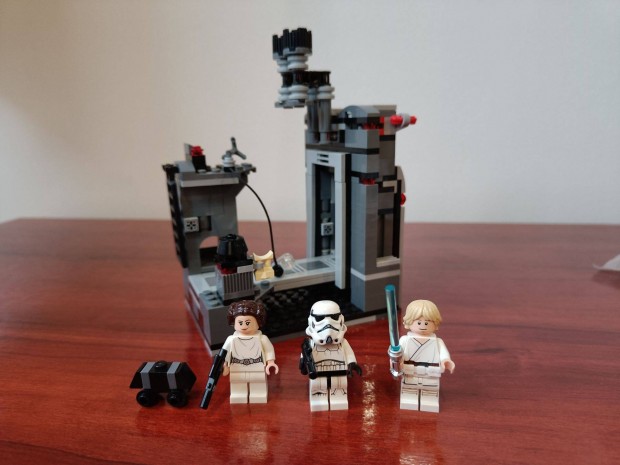 LEGO Star Wars - Szks a Hallcsillagrl (75229)