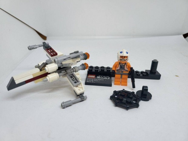 LEGO Star Wars - X-wing Starfighter és Yavin 4 bolygó 9677 (kicsi hiá