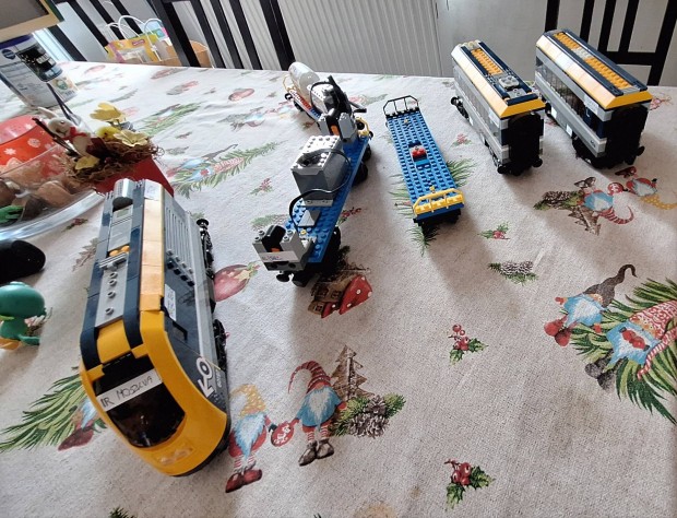 LEGO Szmly vonat+3db Teher kocsi+Sok sn 