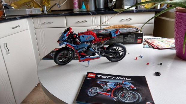 LEGO Technic 42036 Street Motorcycle