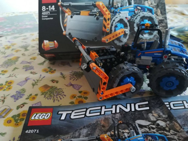 LEGO Technic 42071 - Dzer