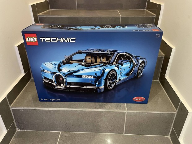 LEGO Technic 42083 Bugatti Chiron Lego 42083 Bugatti Lego Bugatti!