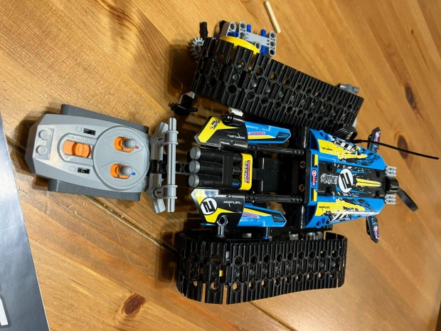 LEGO Technic 42095 - Tvirnyts kaszkadr versenyaut