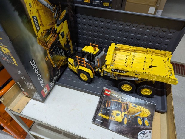 LEGO Technic 42114 6x6 Volvo Articulated Hauler