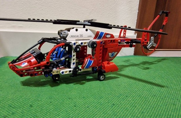 LEGO Technic 8068 Menthelikopter helikopter