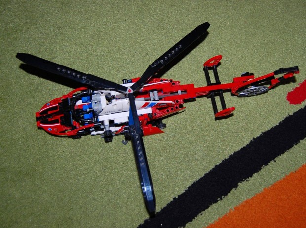 LEGO Technic 8068 menthelikopter