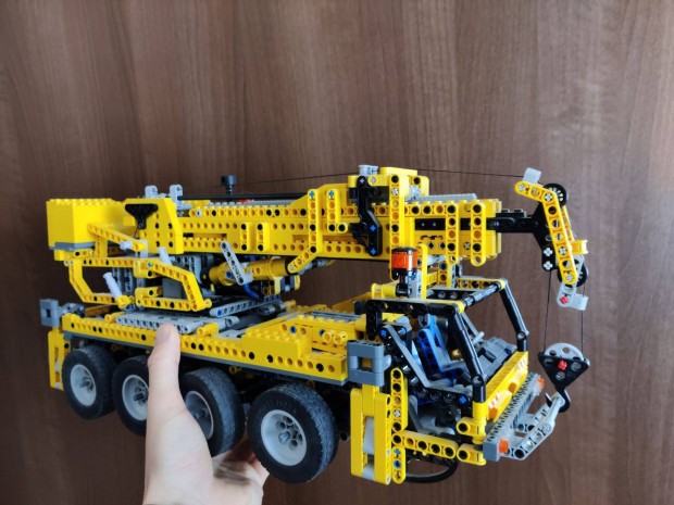 LEGO Technic - 8421 - Mobile Crane (MK I)