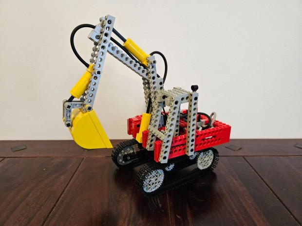 LEGO Technic - 8851 - Excavator