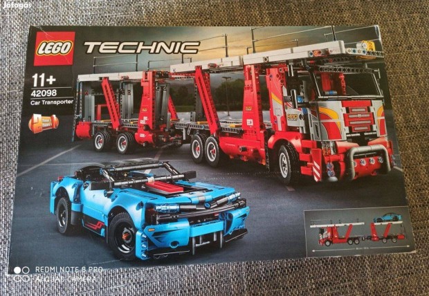 LEGO Technic - Autószállító 42098 Foxposttal! Bontatlan, doboza sérült