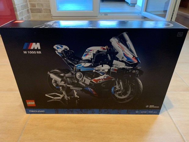 LEGO Technic - BMW M 1000 RR (42130)