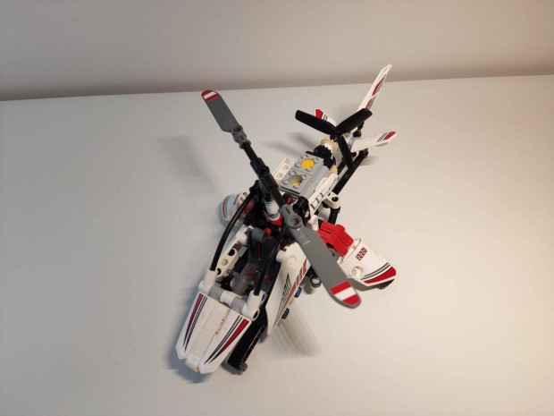 LEGO Technic - Ultraknny helikopter (42057)