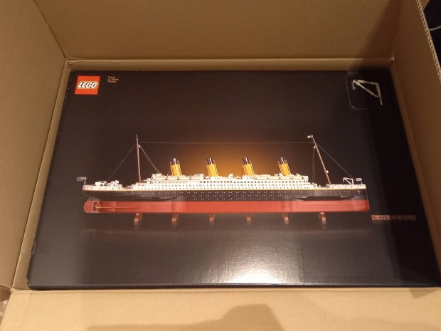 LEGO Titanic 10294 (j, bontatlan, extra gyri kartondobozban)