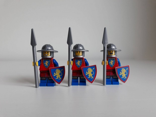 LEGO ( 21325 , 10305 , 10332 ) Lion Knights / Oroszlnlovagok j