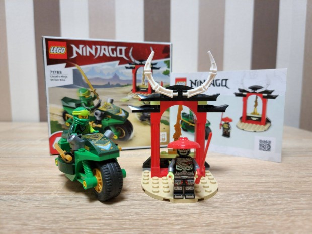 LEGO - LEGO Ninjago - 71788 - Lloyd vrosi nindzsamotorja