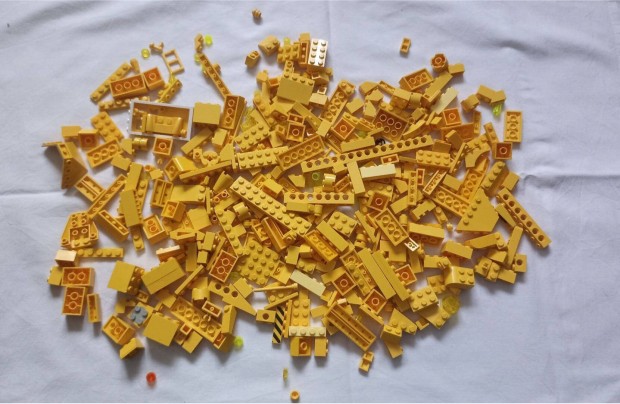 LEGO citromsrga elemek vegyesen