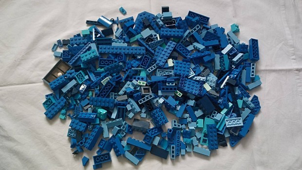 LEGO kk elemek vegyesen