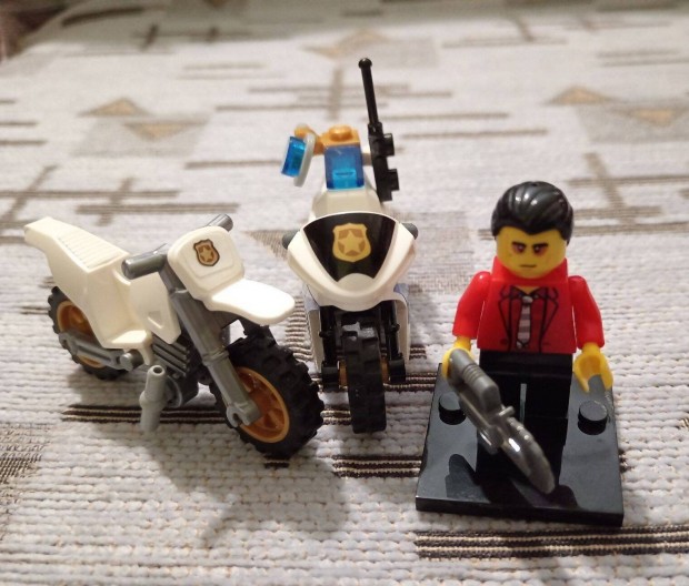 LEGO kompatibilis motor, minifigura postval!