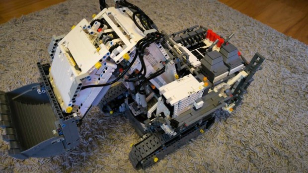 LEGO liebherr 42100