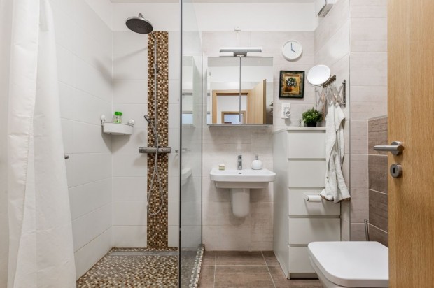 LEVENDULA LAK�PARKBAN 94 nm-es PENTHOUSE �lomotthon