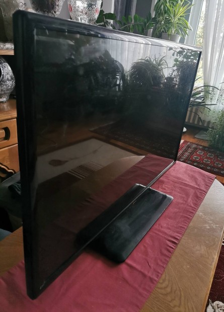 LG 106 cm-es led tv