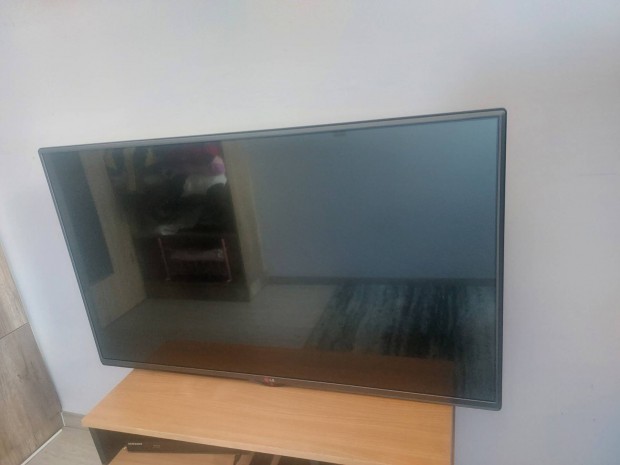 LG 107 cm Full HD led tv 
