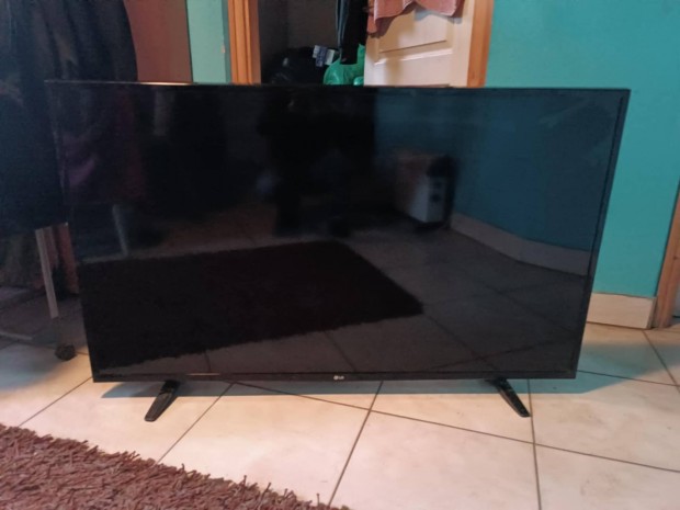 LG 120 cm-es lapos tv