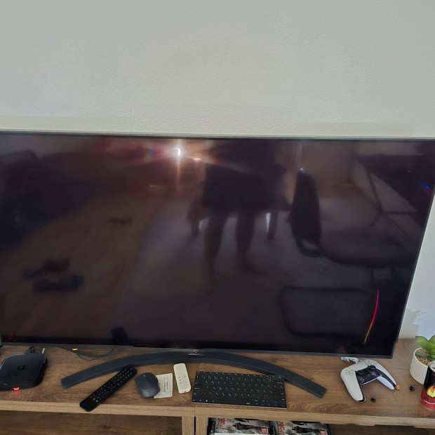 LG 140cm 4k TV