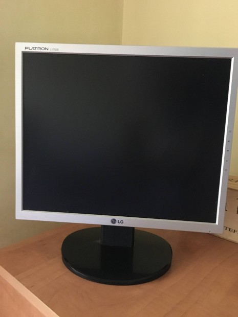 LG 17-os újszerű keveset használt monitor eladó