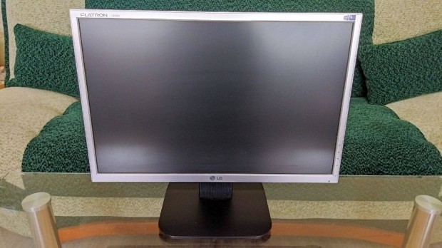 LG 19 colos HD monitor