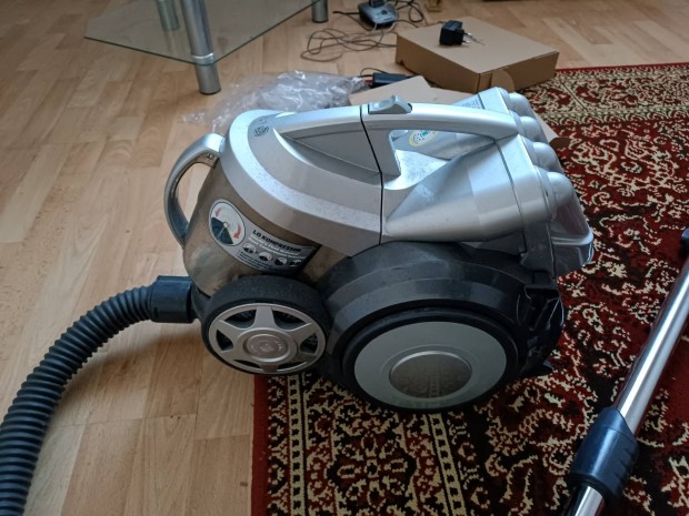 LG 2000wattos porszívó