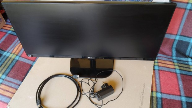 LG 21:9 monitor 